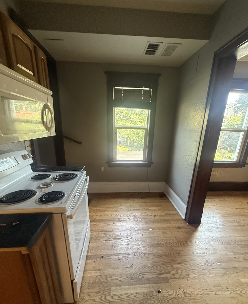 1040 Jessie St - 3