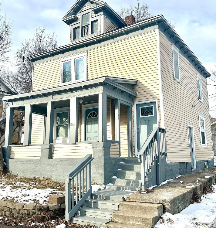 1402 North 21st Avenue