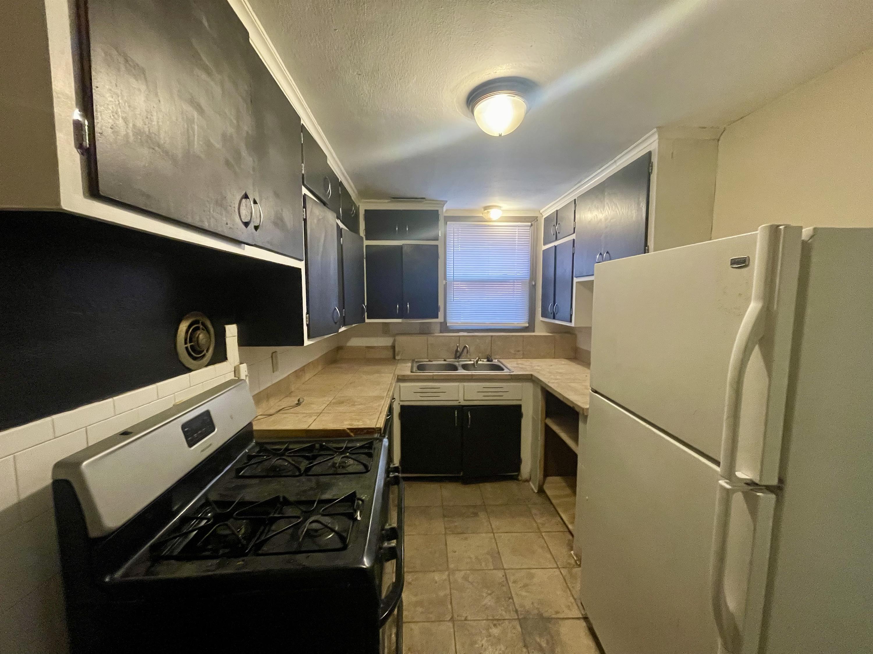 2419 Plymouth Avenue North - 002